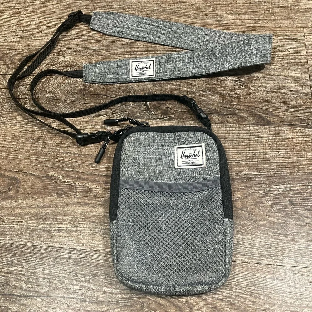 The Herschel Supply Company Sinclair Small Crossbody Bag Light Grey